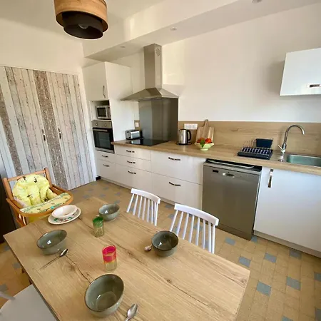 Haut De Villa-proche Plage-calme Apartment