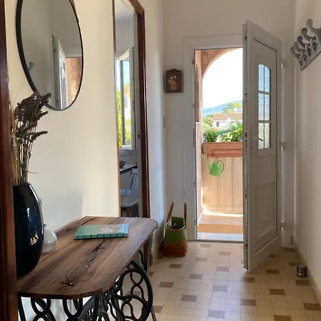 Haut De Villa-proche Plage-calme Lejlighed